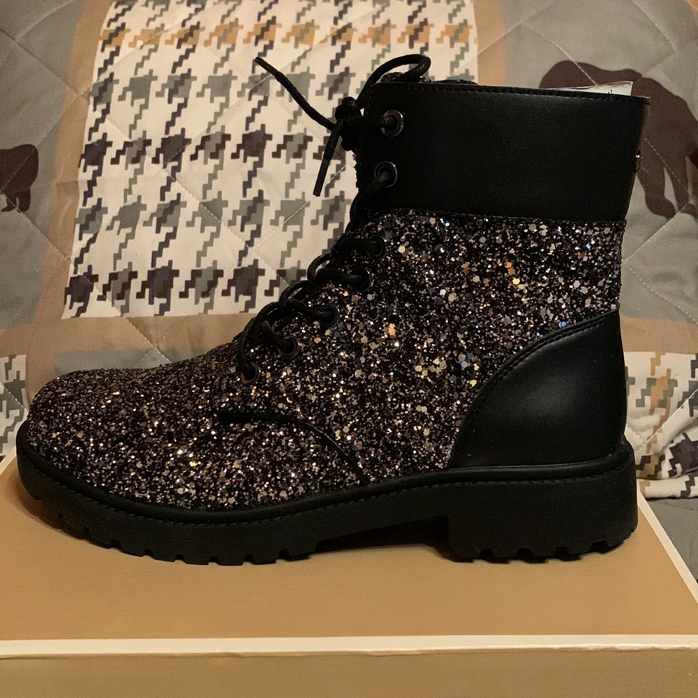 MICHAEL Michael Kors Alistair Bootie Chunky Glitter Black/Silver